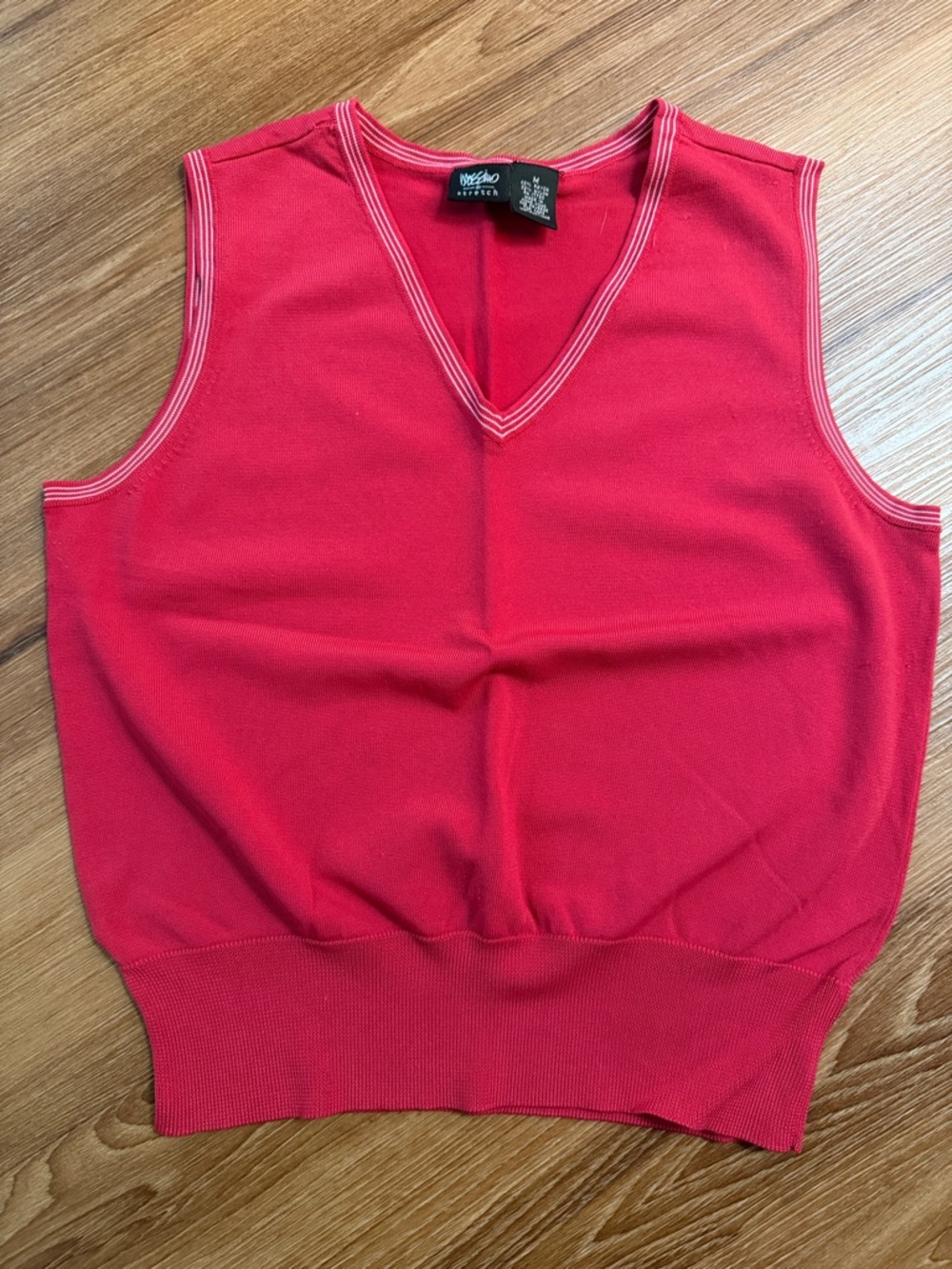 Woman’s sleeveless top/vest.